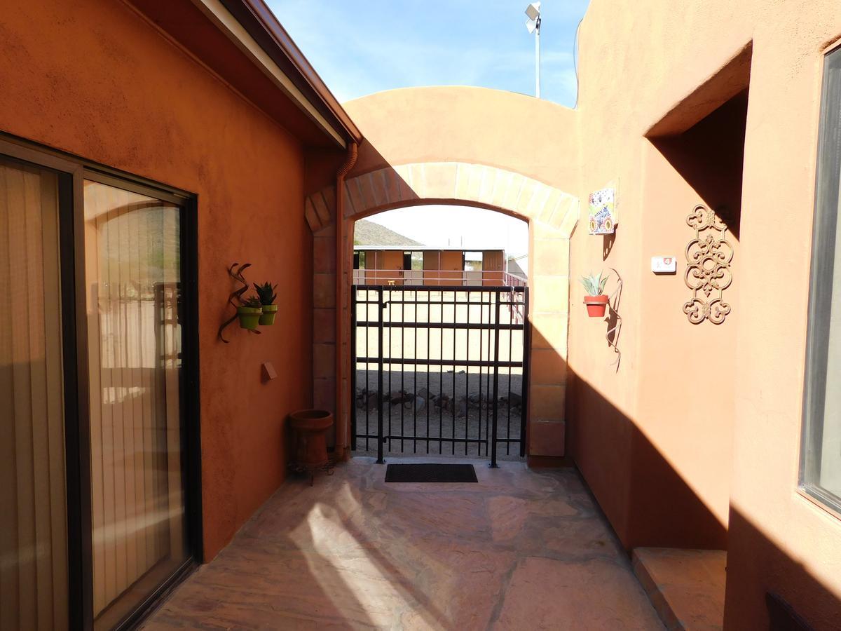 Full Circle Ranch B&B Inn Cave Creek Exterior photo